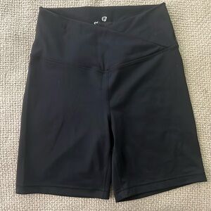 Crossover Biker Shorts 🖤